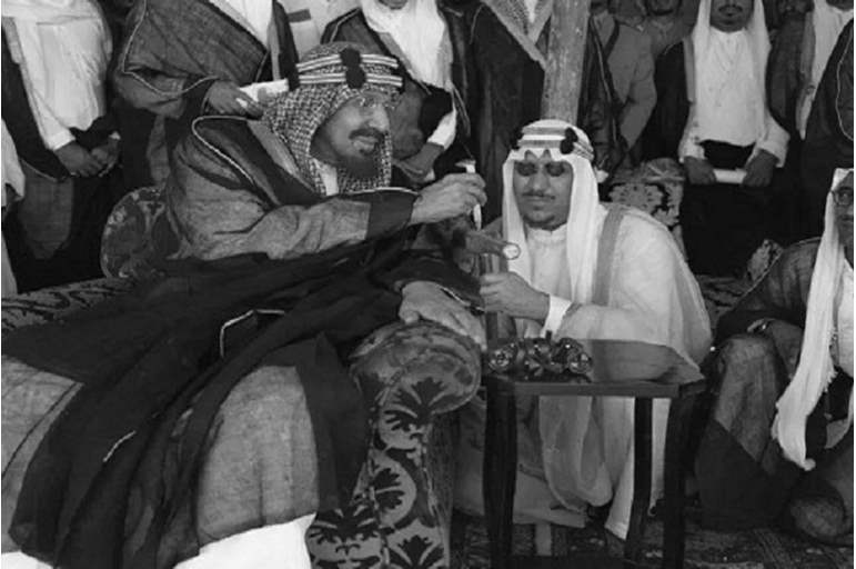 نصدق من 3 تواريخ ميلاد للملك عبدالعزيز ال سعود اثنان منها في صحيفة واحدة صور ناس تايمز