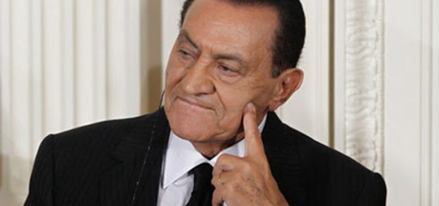 ناس تايمز شاهد كيف تحول عزاء حسني مبارك إلى مسخرة نجم مشهور يبكي